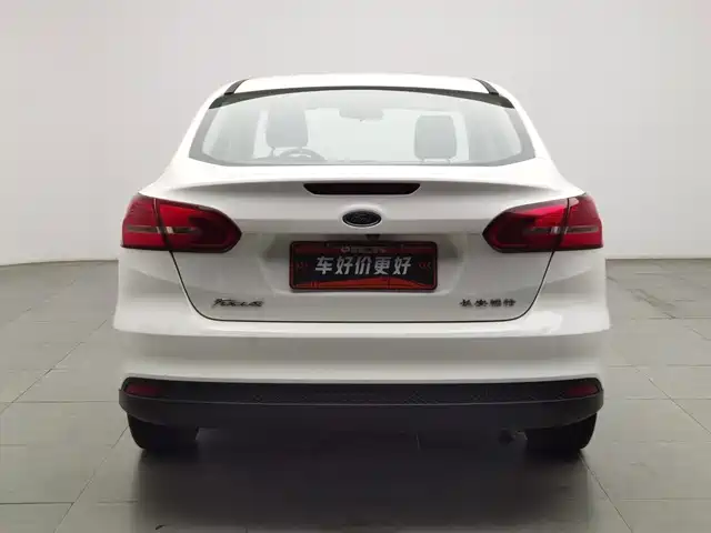 Ford Focus 2017 Sedan 1.6L Manual Comfort Smart Edition — фото 4