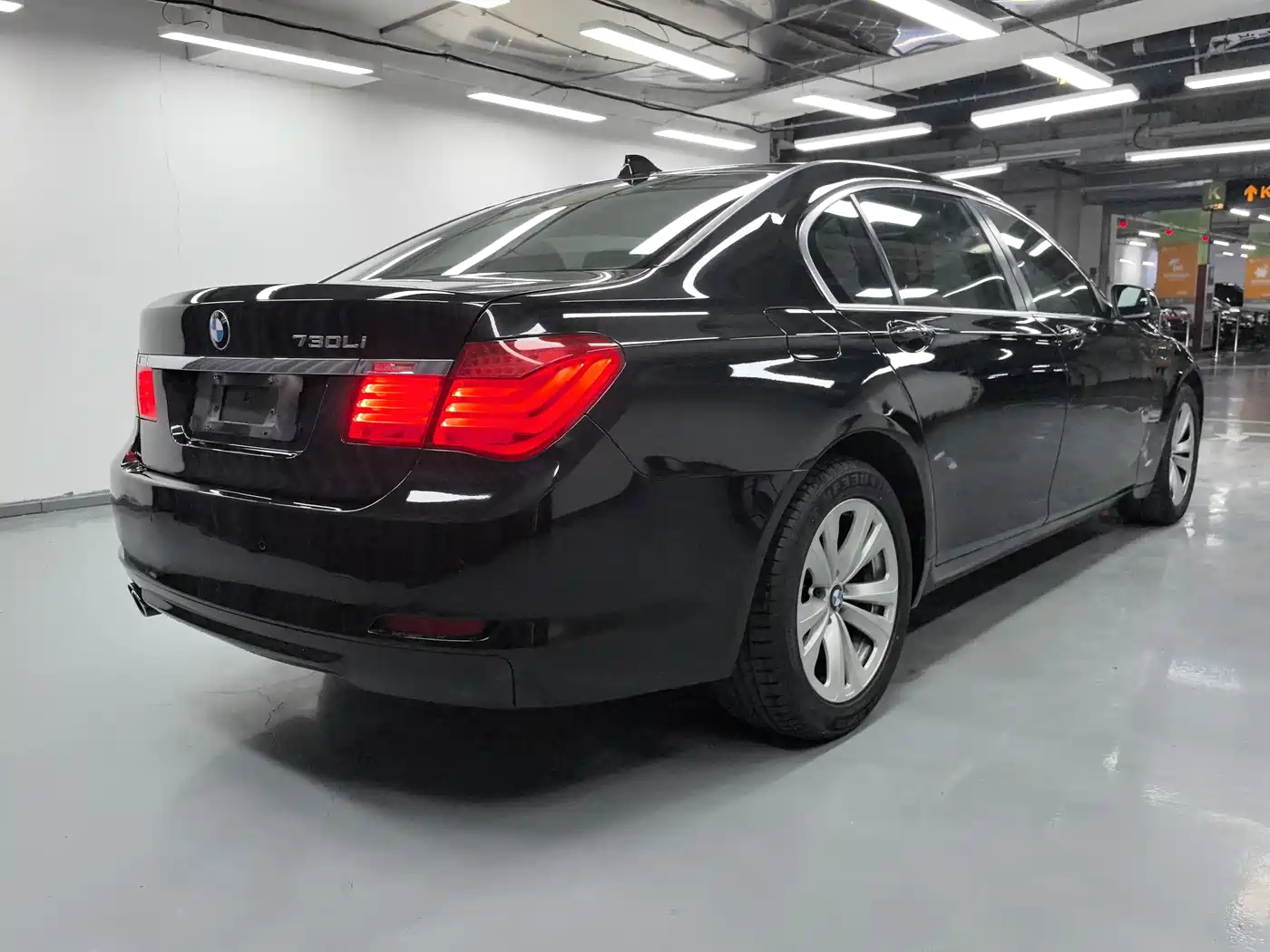 BMW 7 Series 2011 730Li Elegance фото 16
