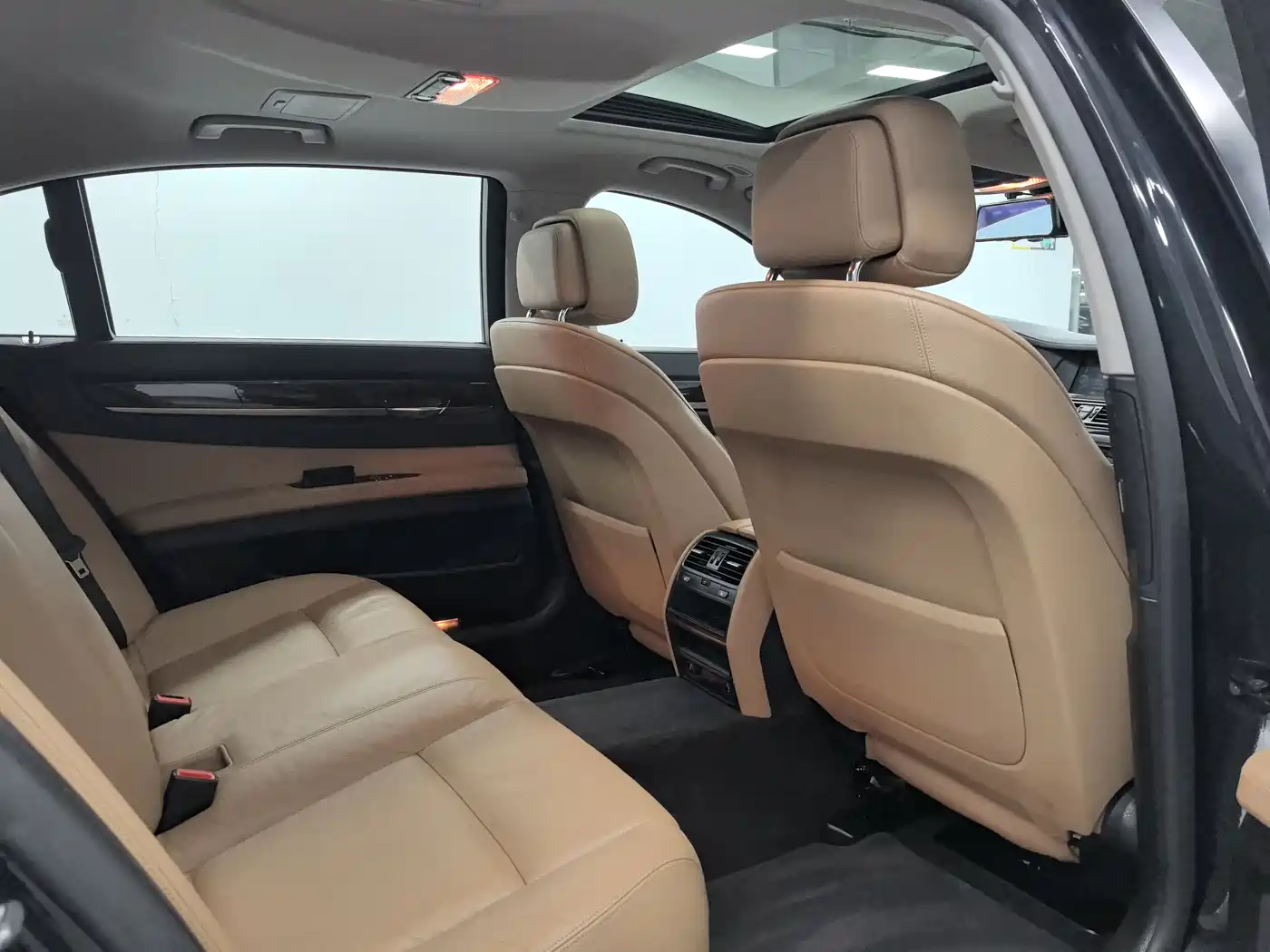 BMW 7 Series 2011 730Li Elegance фото 7