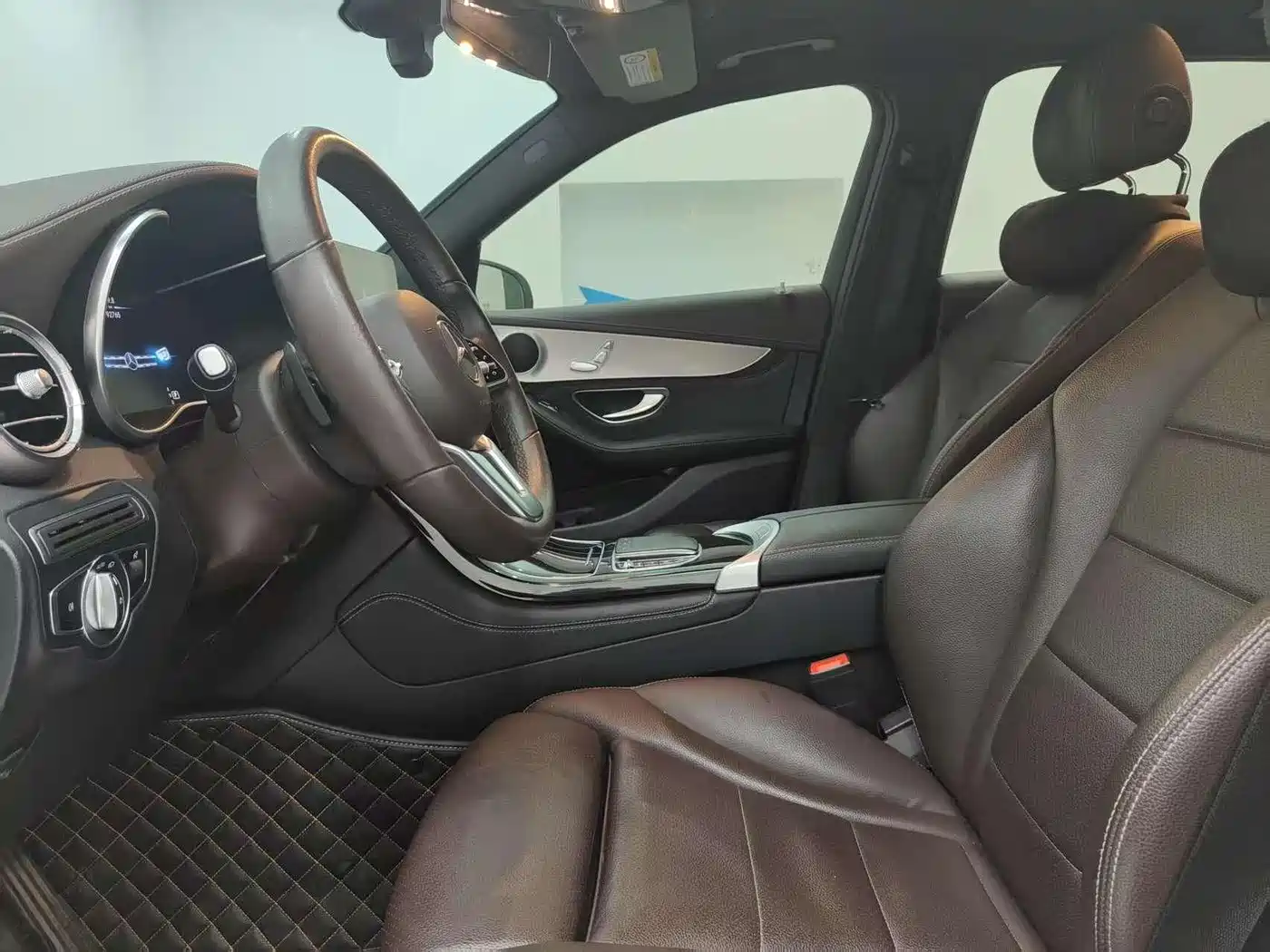 Mercedes-Benz GLC 2020 Facelift GLC 260 L 4MATIC Dynamic фото 6