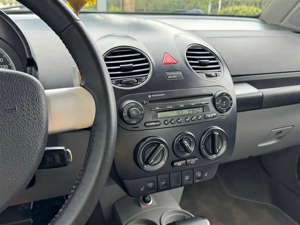 Volkswagen Beetle 2008 2.0 AT Standard фото 10