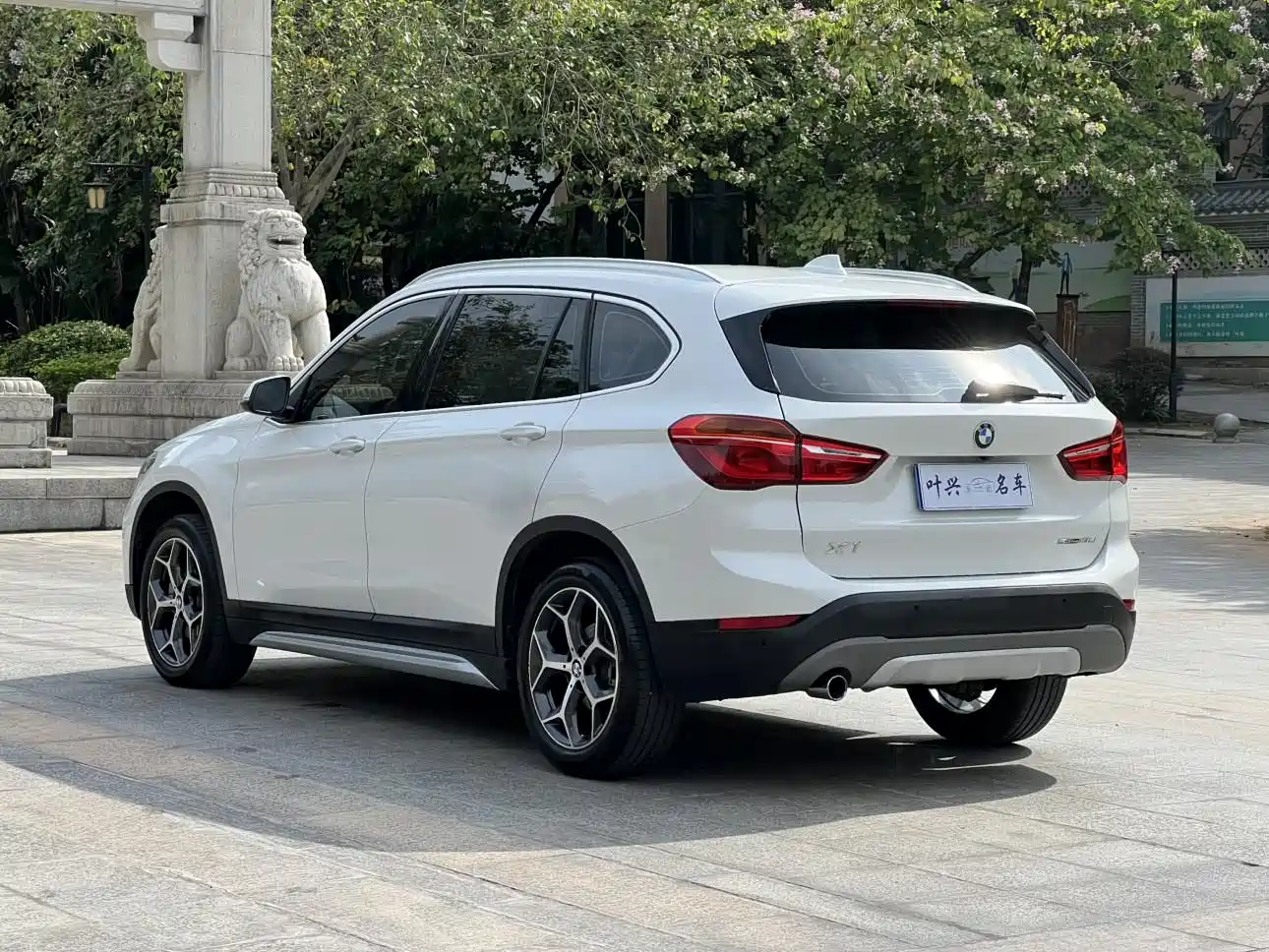 BMW X1 2019 sDrive18Li Premium Model фото 15