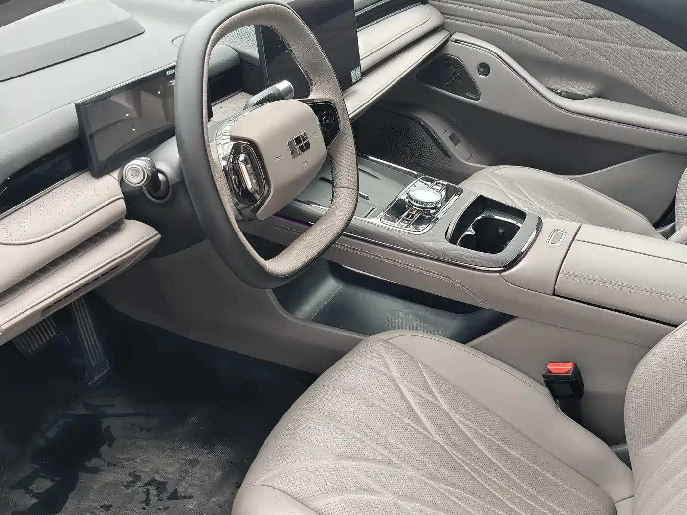 Geely Galaxy Galaxy Xingyao 8 2025 130km EM-P Starship Edition фото 6