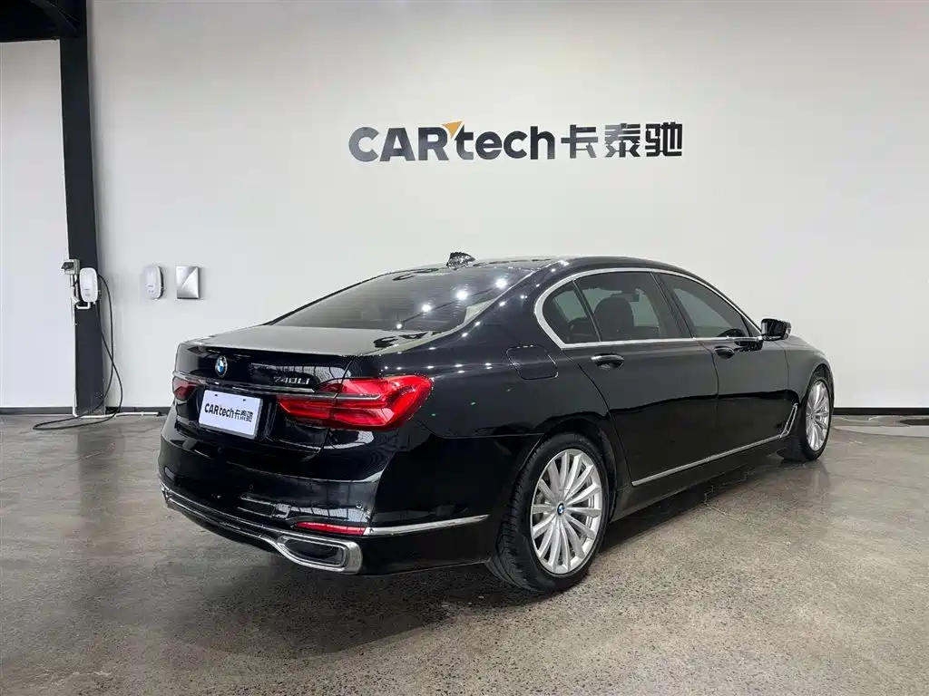 BMW 7 Series 2018 730Li Leading Type Excellence Package фото 4