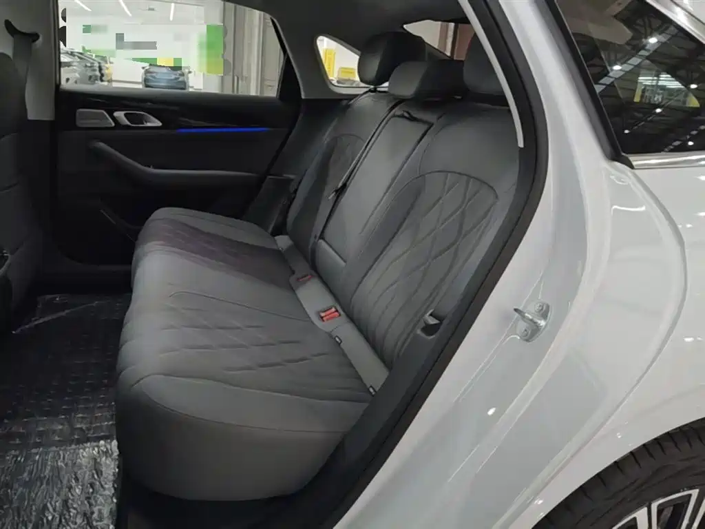 Geely Galaxy Galaxy A7 2025 EM-i фото 17