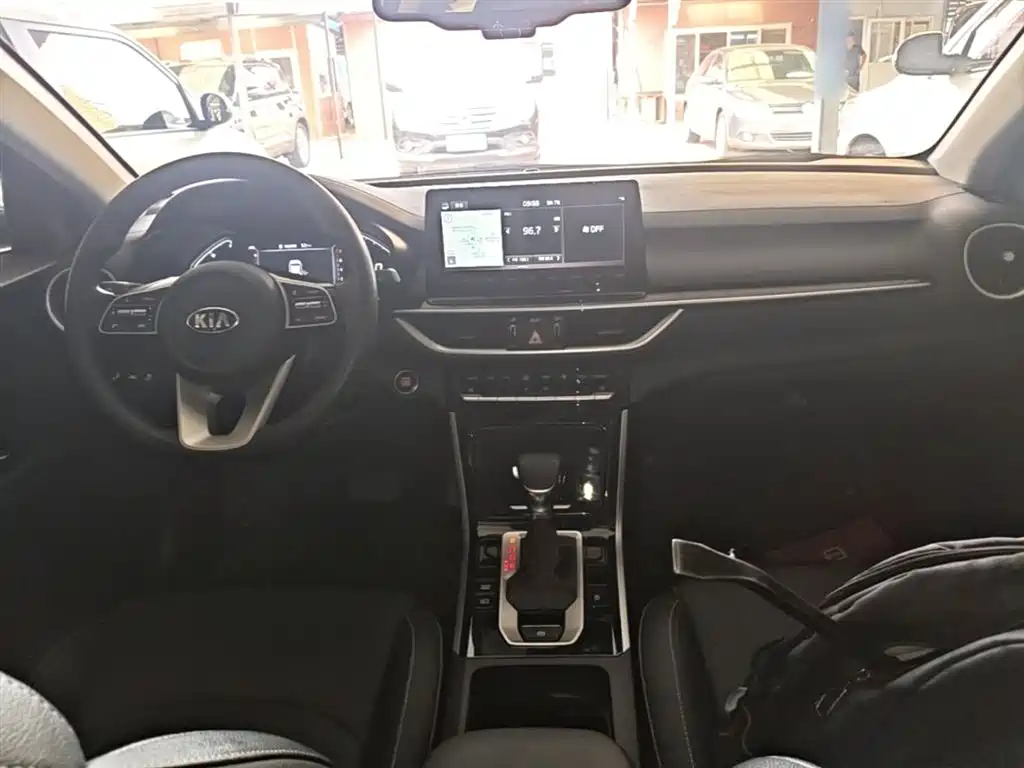 Kia K3 2019 1.5L CVT Smart Connect Edition фото 10