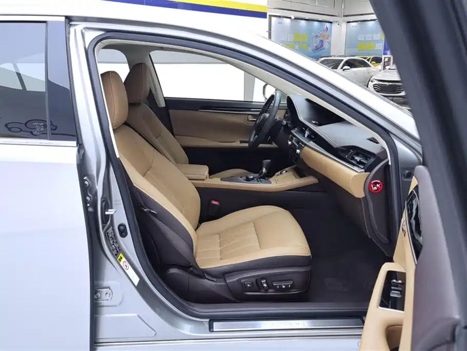 Lexus ES 2015 200 Elite Edition фото 8