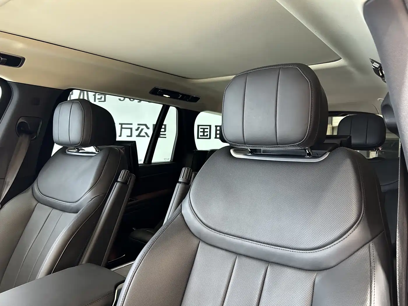 Land Rover Range Rover 2023 3.0 L6 400PS Genesis Extended Version фото 11