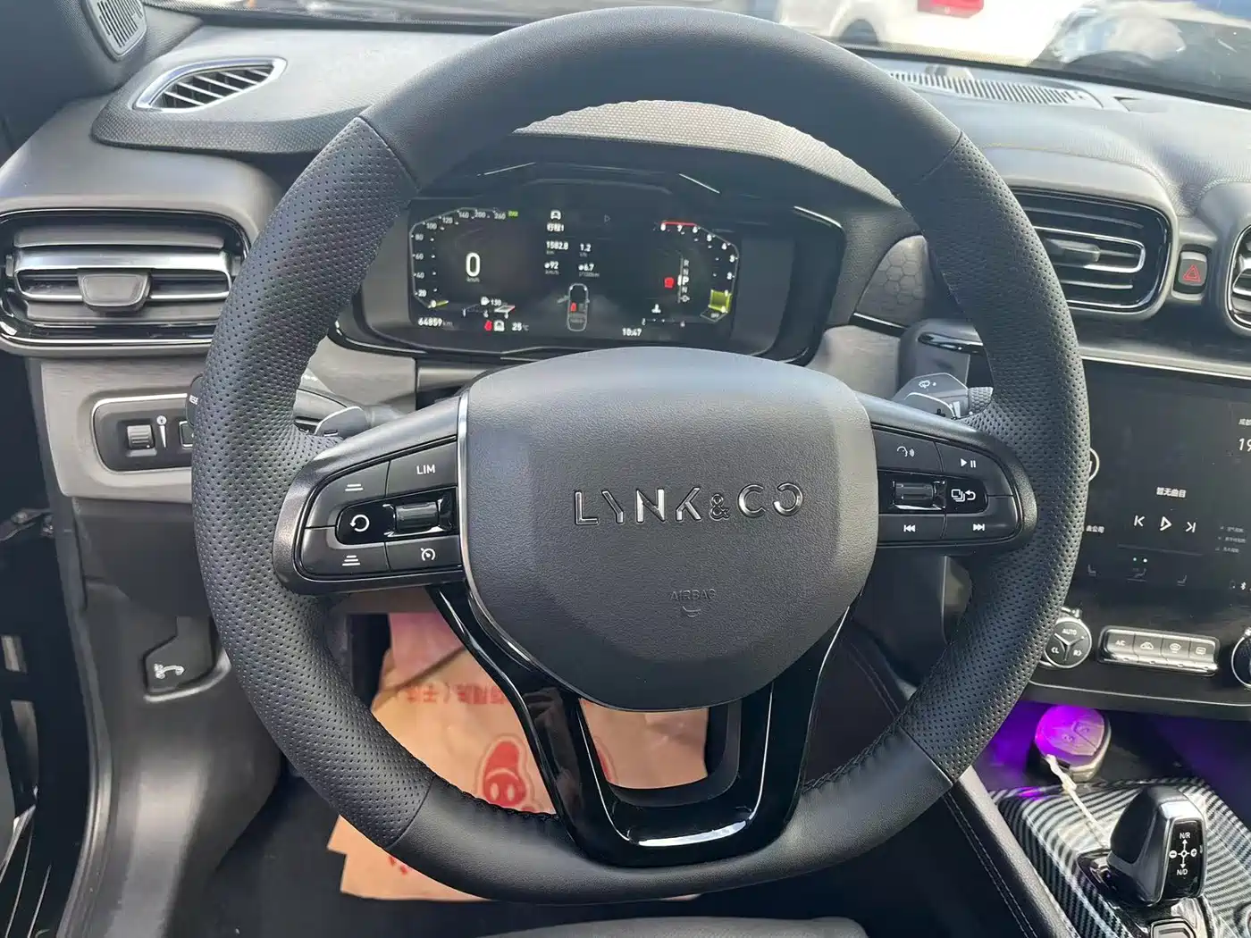 Lynk & Co 03 2021 1.5TD DCT Jin Pro фото 7