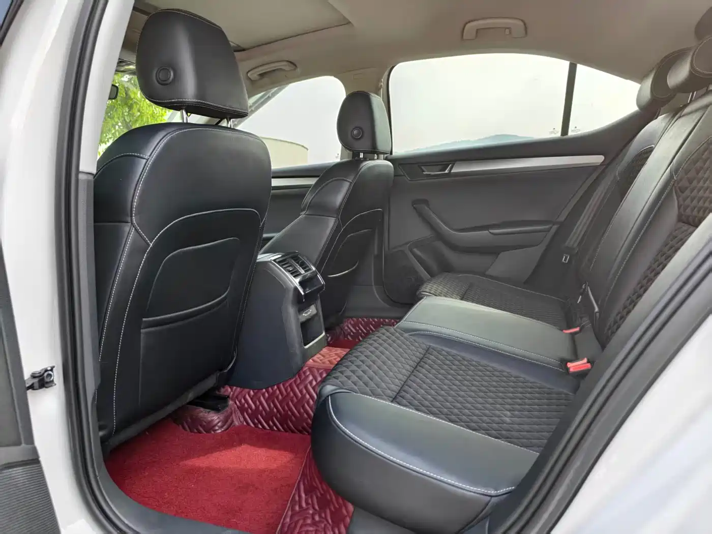 Škoda Superb 2018 TSI330 DSG Comfort Edition China V фото 11