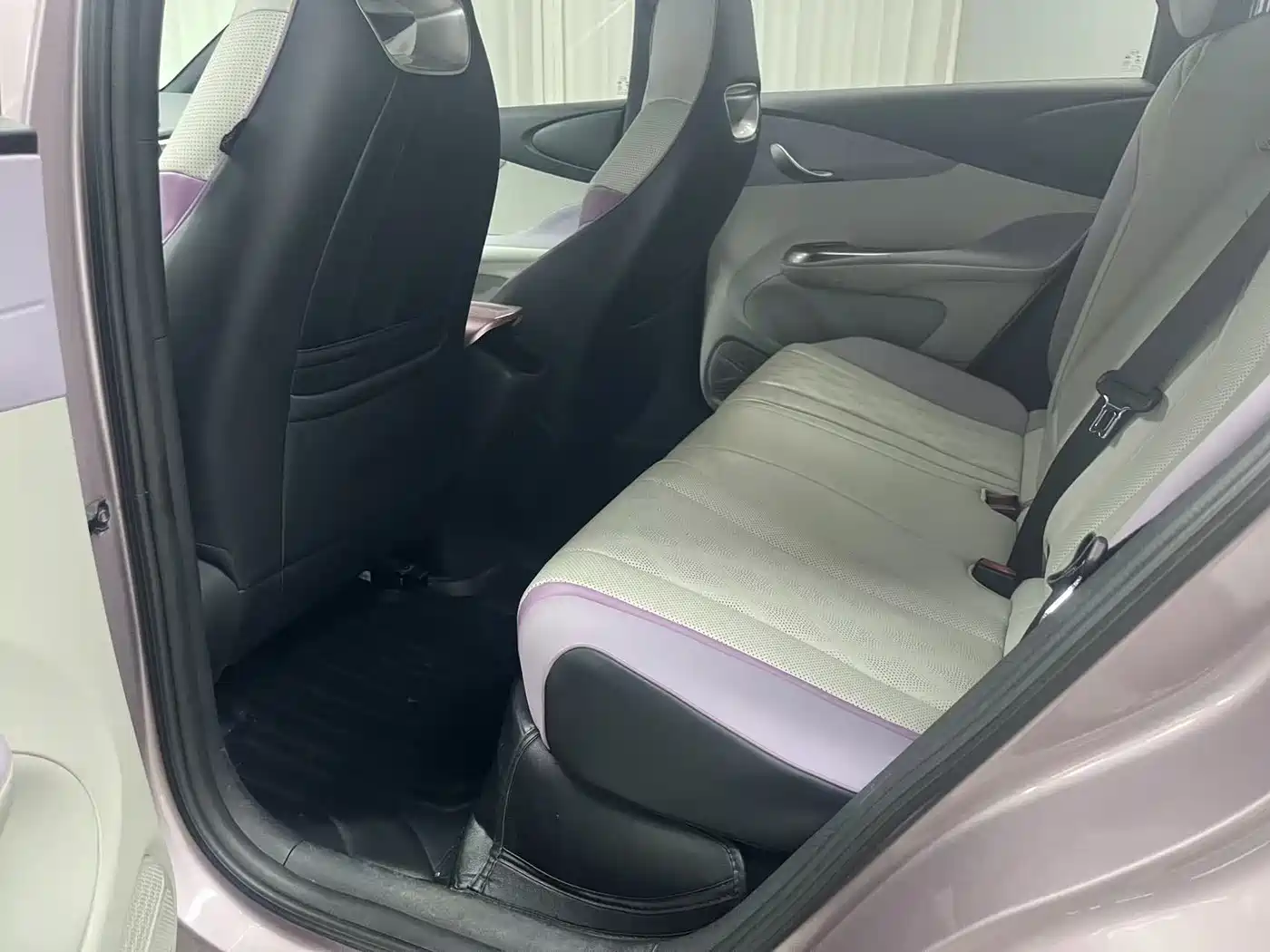 BYD Dolphin 2023 420km Fashion Edition фото 7