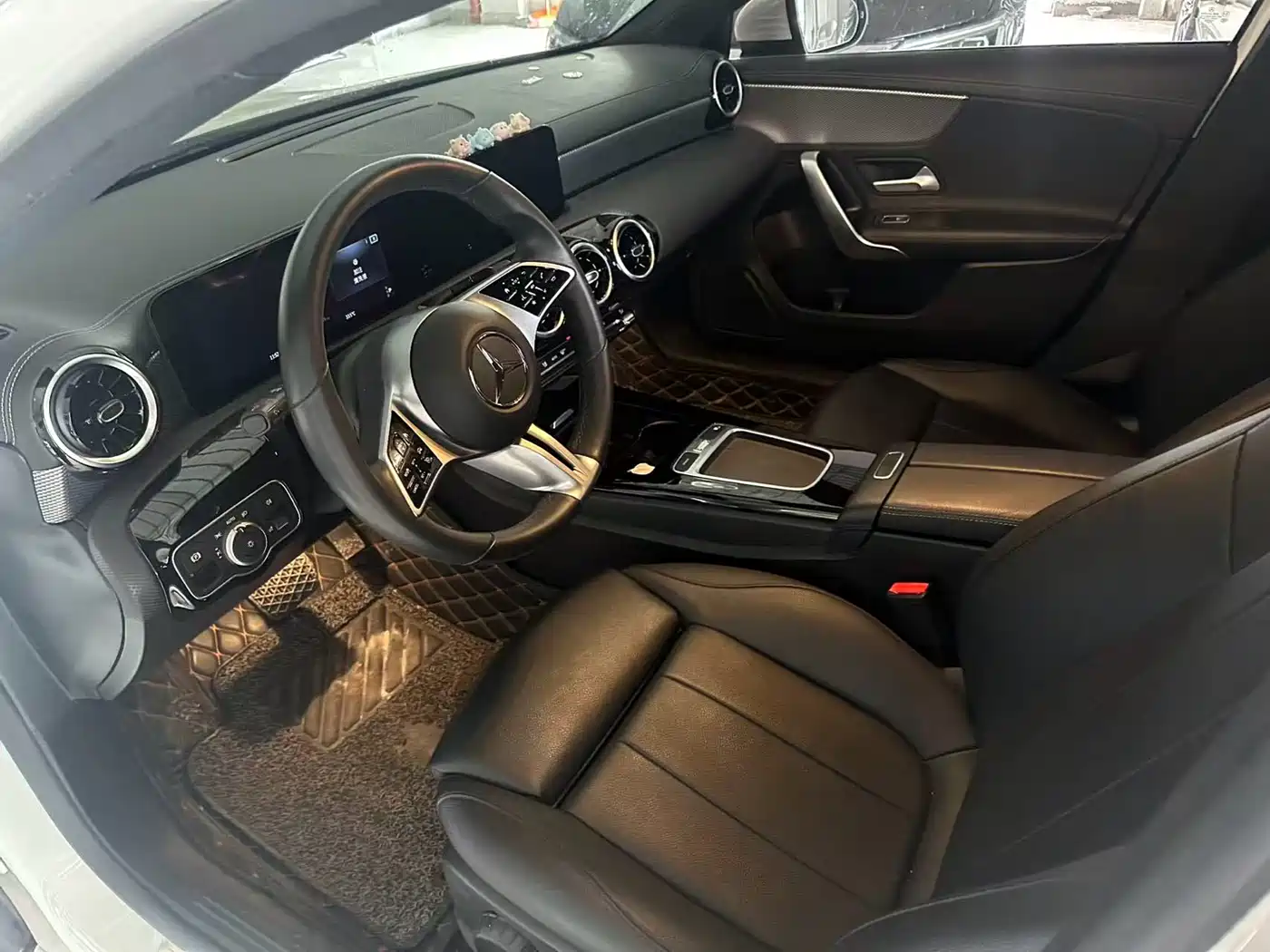 Mercedes-Benz A-Class 2023 A 180 L фото 6