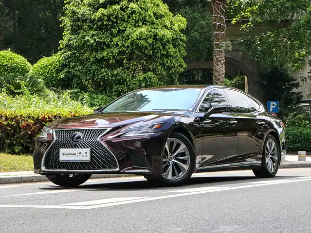 Lexus LS 2020 500h Excellence (China VI)