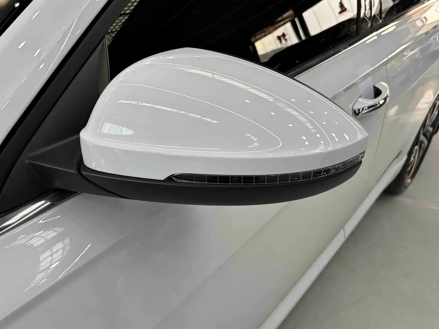 Volkswagen Lavida 2023 1.5L Automatic Starlight 5 Million Edition фото 11
