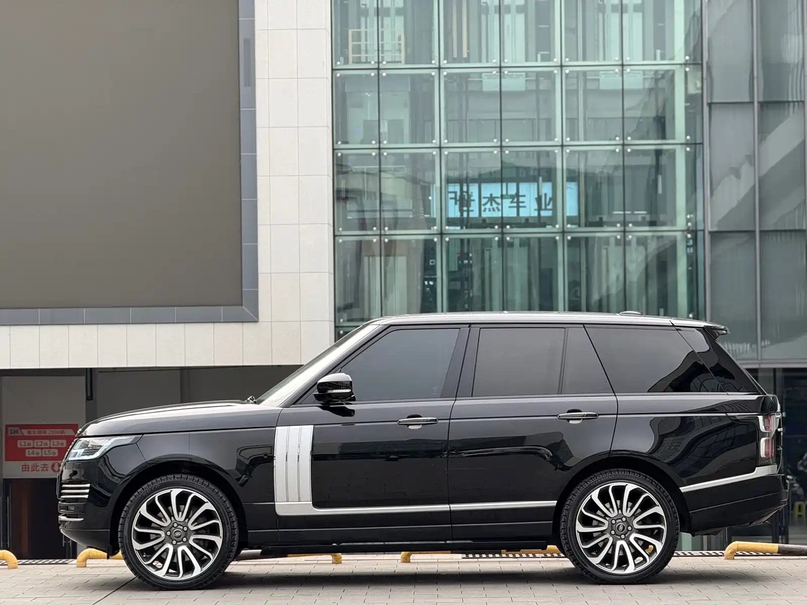 Фото 7 - Land Rover Range Rover