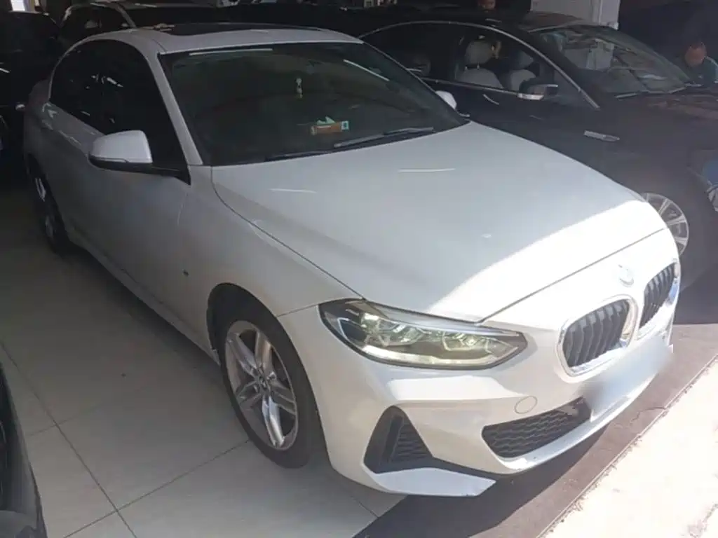 BMW 1 Series 2019 118i M Sport Package фото 4