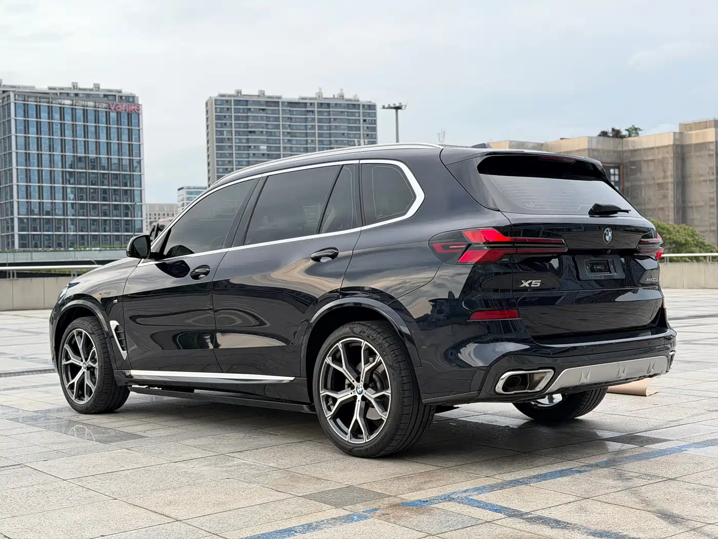 BMW X5 2023 xDrive 30Li Premium M Sport Package фото 7