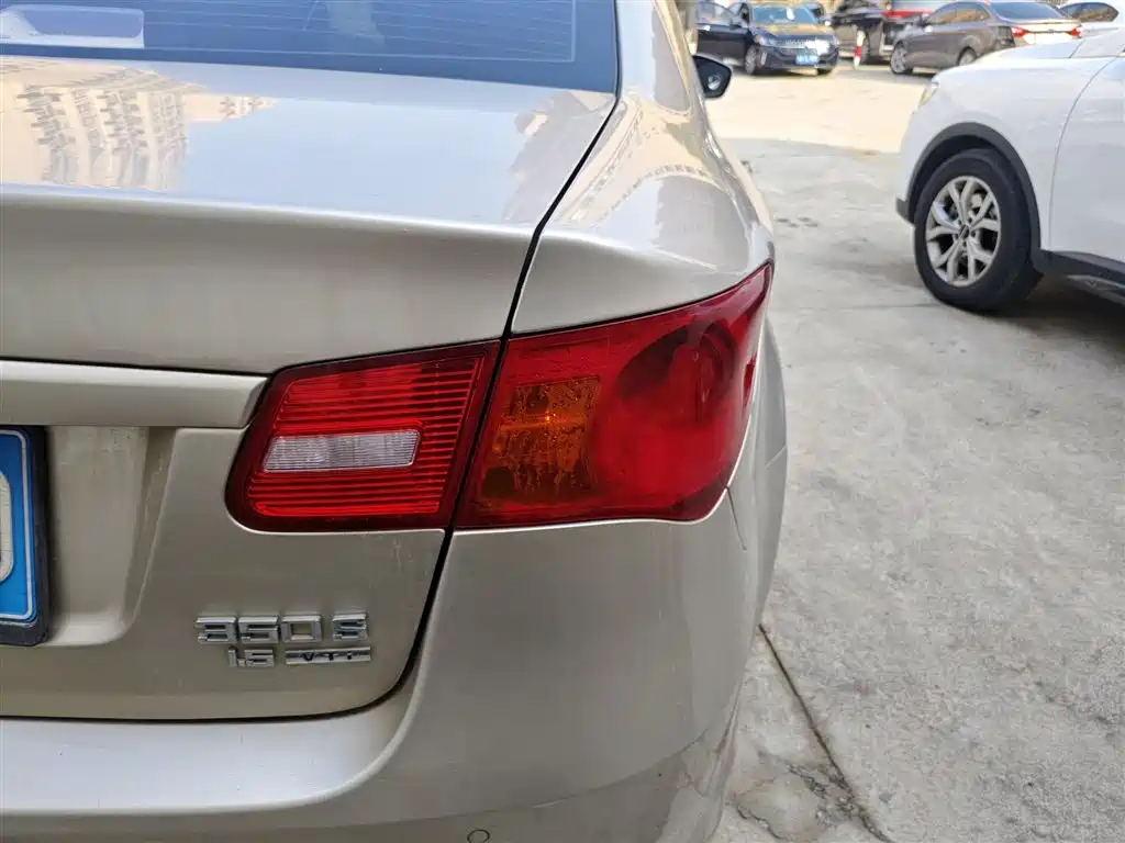 Roewe 350 2016 2015 Model 1.5L Manual Luxury Sunroof Edition