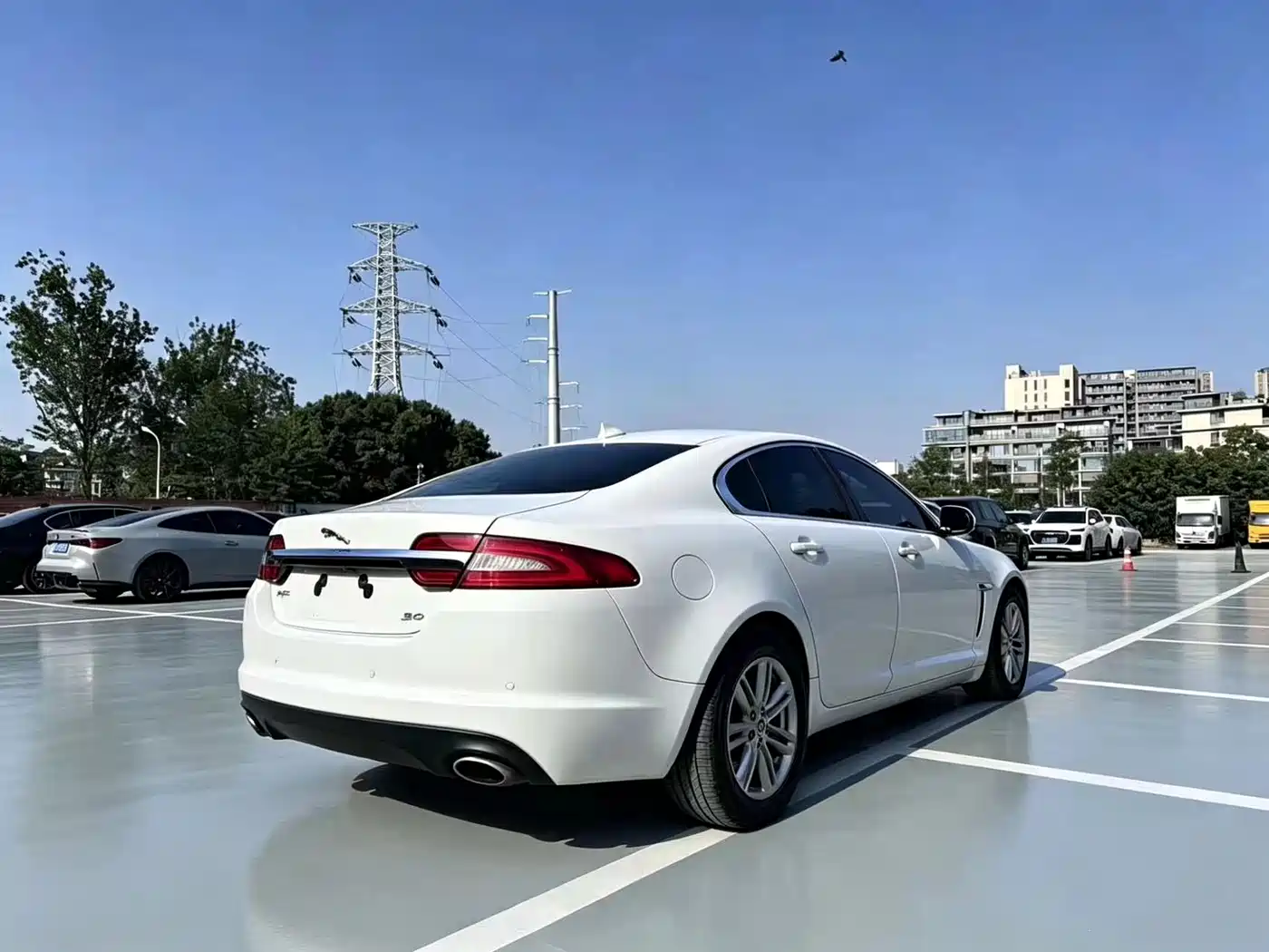 Jaguar XF 2015 XF 2.0T Style Edition фото 4