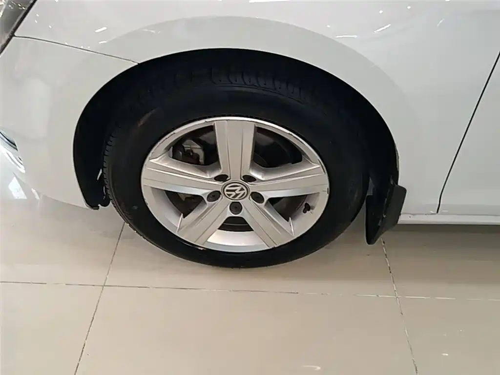 Volkswagen Golf 2015 1.6L Automatic Comfort фото 23