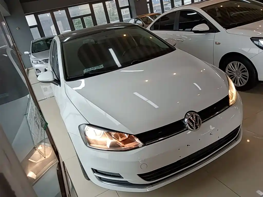 Volkswagen Golf 2015 1.6L Automatic Comfort фото 4