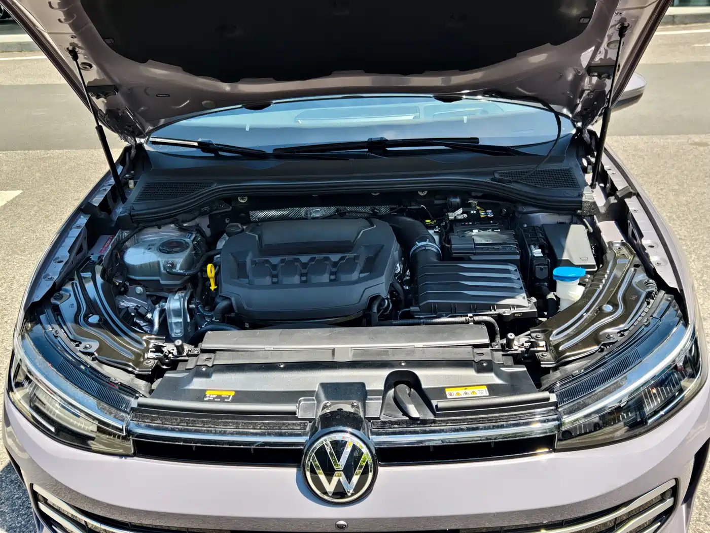 Volkswagen Passat 2025 Pro 380TSI Dragon Prestige Edition фото 4