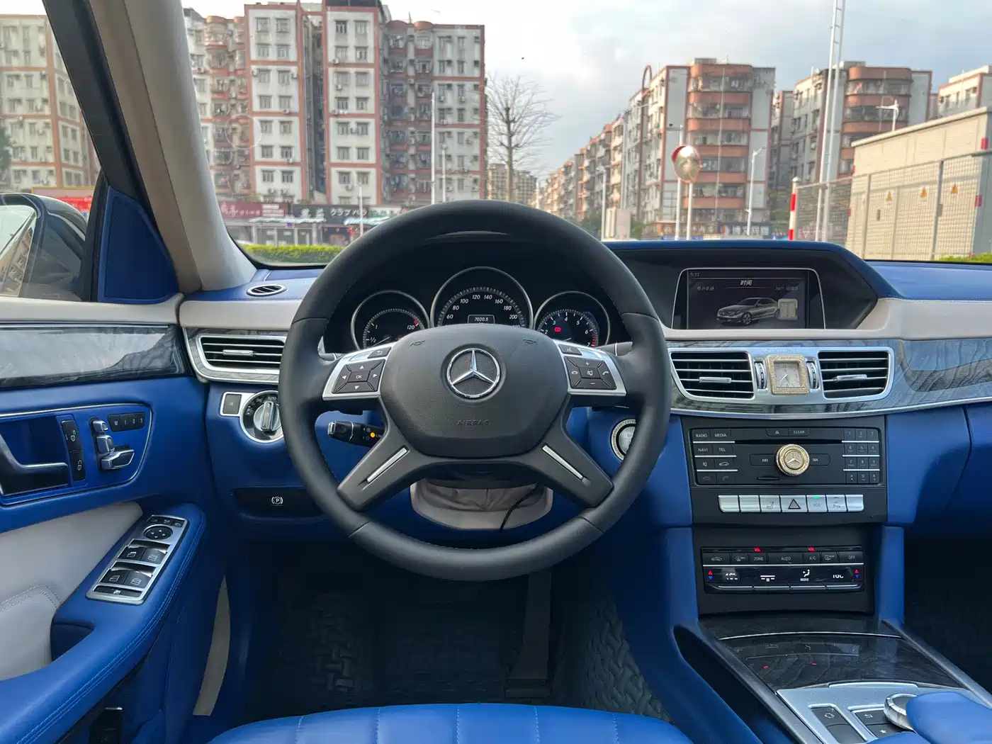 Mercedes-Benz E-Class 2015 Facelift E 260 L фото 21