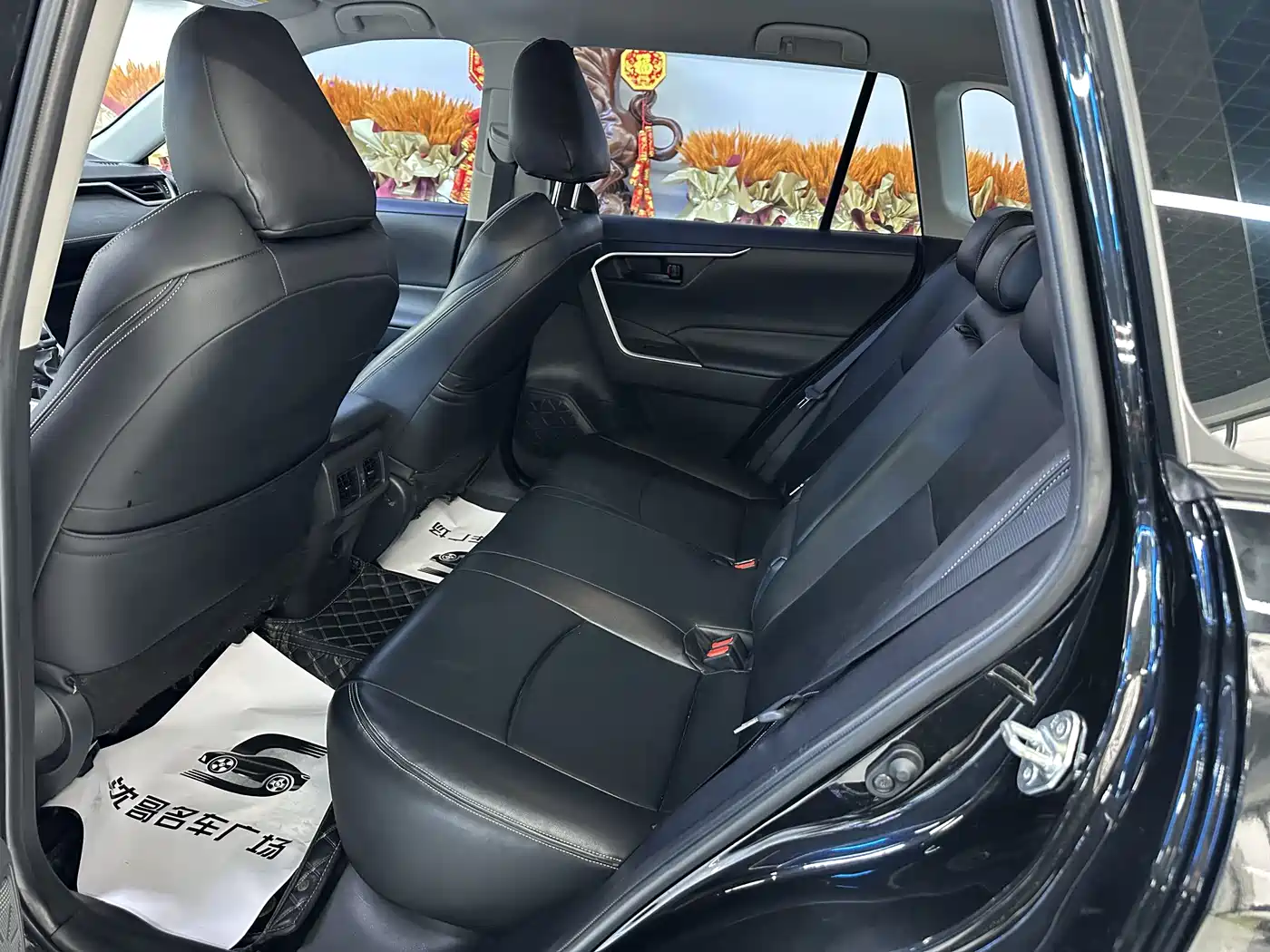 Toyota Wildlander 2023 2.0L CVT FWD LE фото 5