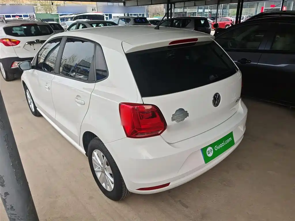 Volkswagen Polo 2016 1.4L Automatic Trend фото 5