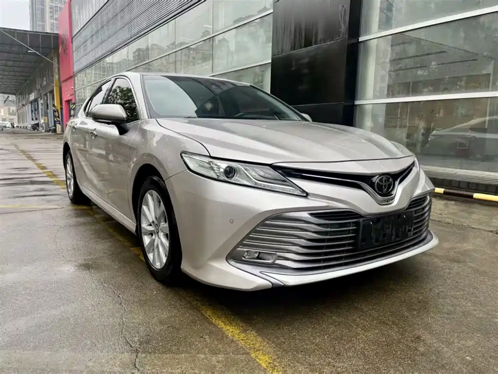 Toyota Camry 2018 2.0G Luxury Edition фото 25