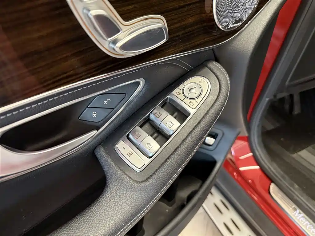 Mercedes-Benz GLC 2018 GLC 260 4MATIC Luxury фото 24