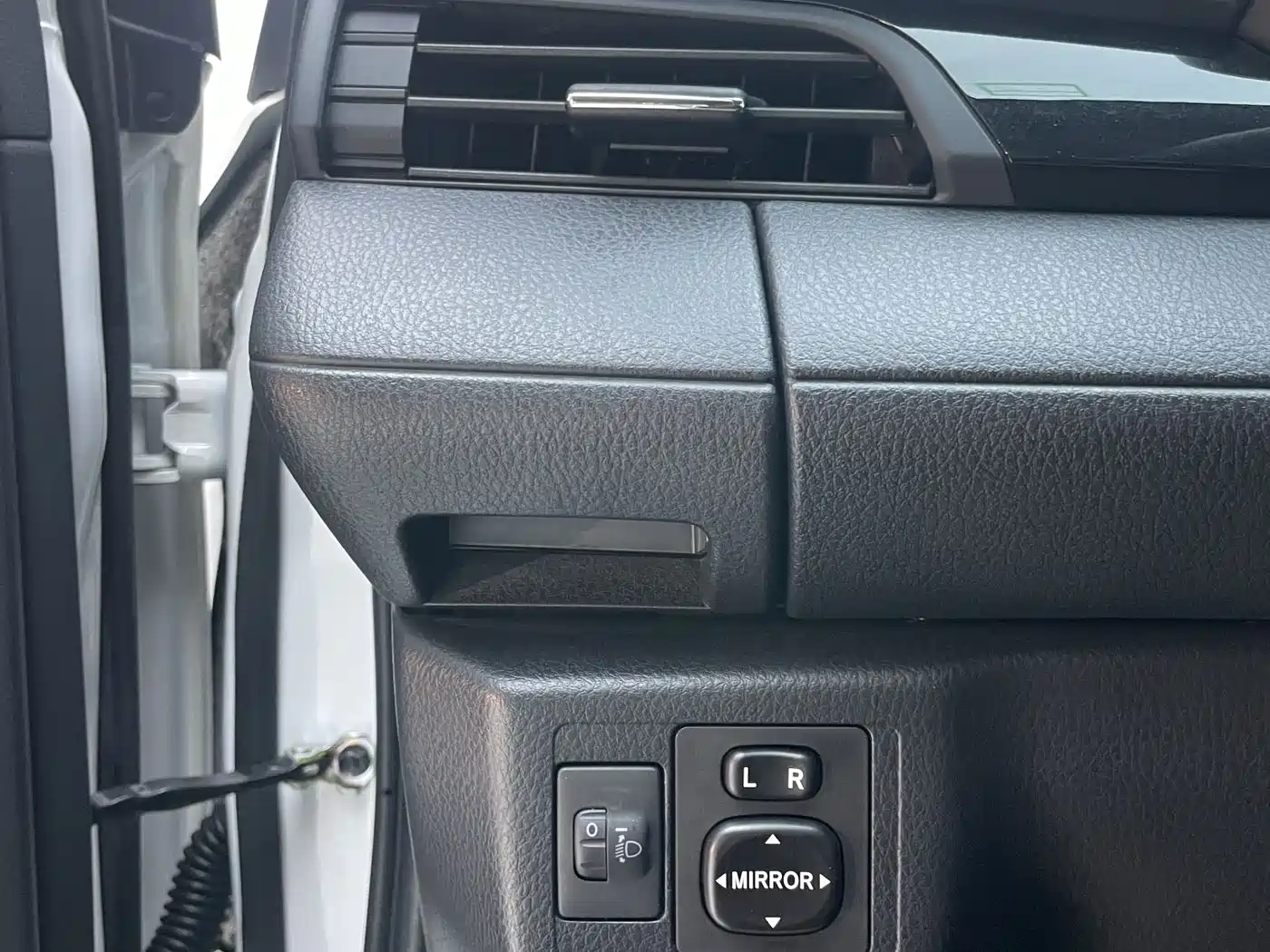 Toyota YARiS L Zhi Xuan 2022 Zhi Xuan X 1.5L CVT Luxury PLUS Edition фото 14