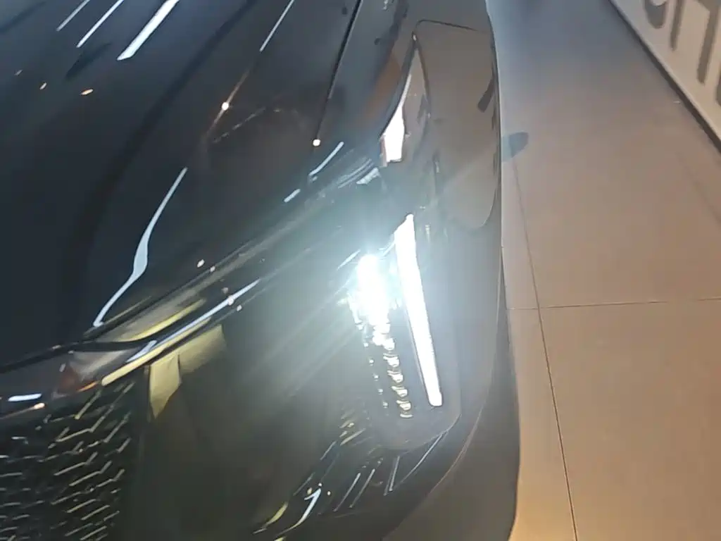 Cadillac XT5 2025 2025 2.0T Premium Model