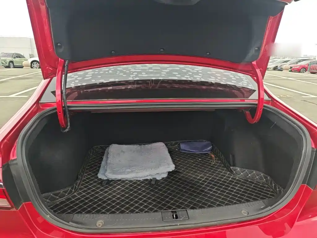 Roewe i6 2019 2020 PLUS 1.6L CVT 4G Connected Glory Flagship Edition