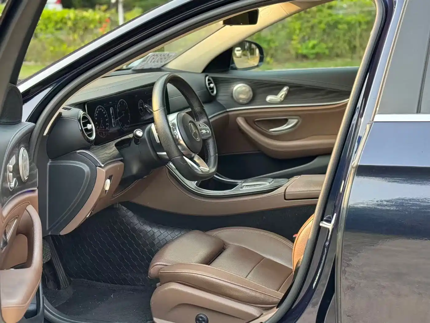 Mercedes-Benz E-Class 2020 Model E 260 L Sport фото 7