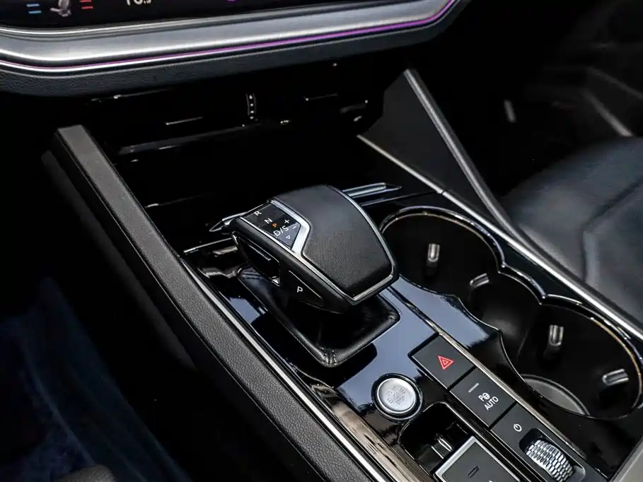 Volkswagen Touareg 2021 3.0TSI Sharp Edition with Gloss Black Sports Package фото 18