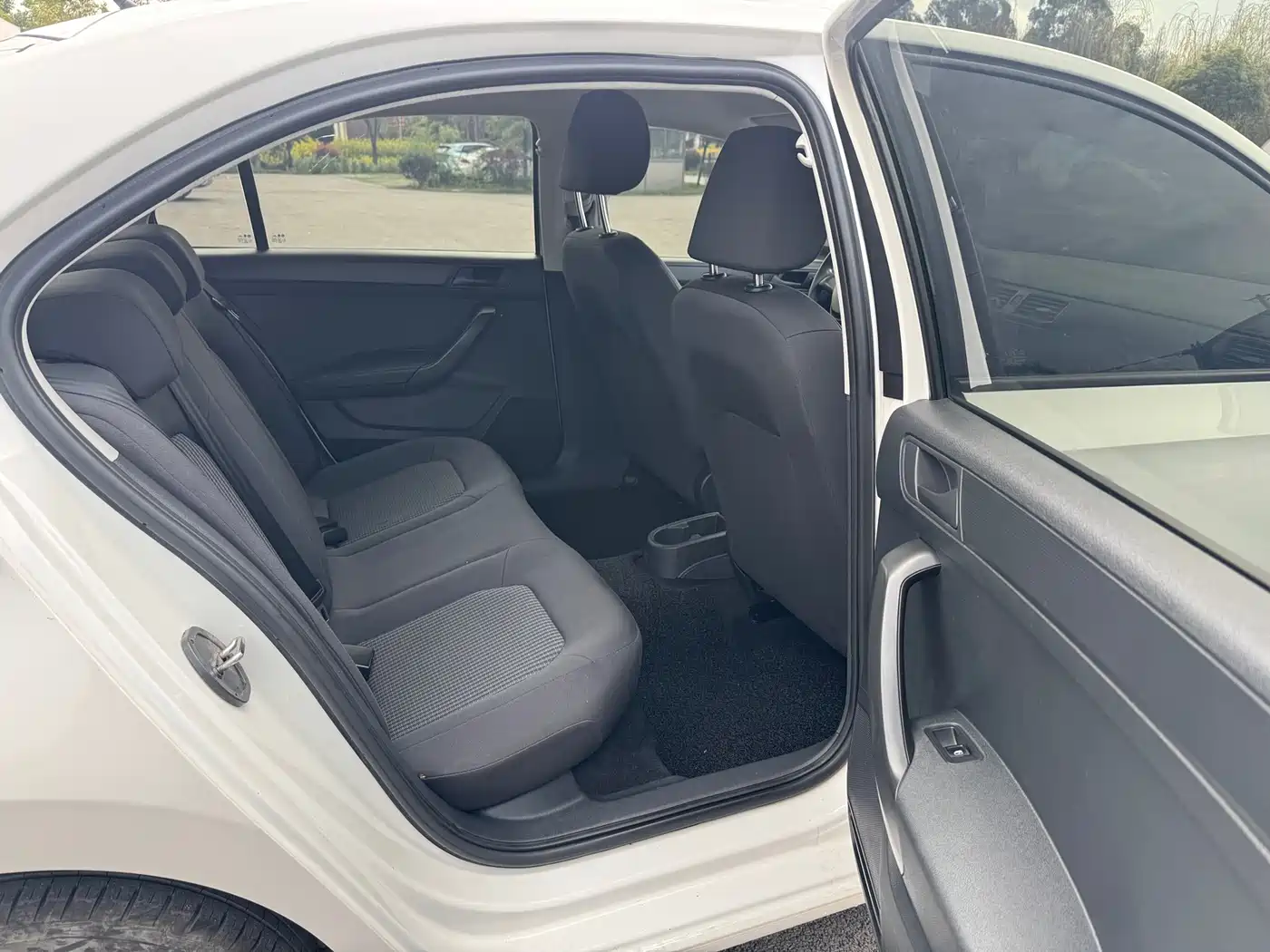 Volkswagen Santana 2016 1.4L Manual Trend Edition фото 11