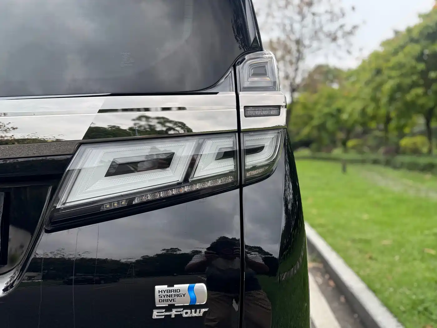 Toyota Vellfire 2021 2020 Twin Engine 2.5L HV Luxury Edition