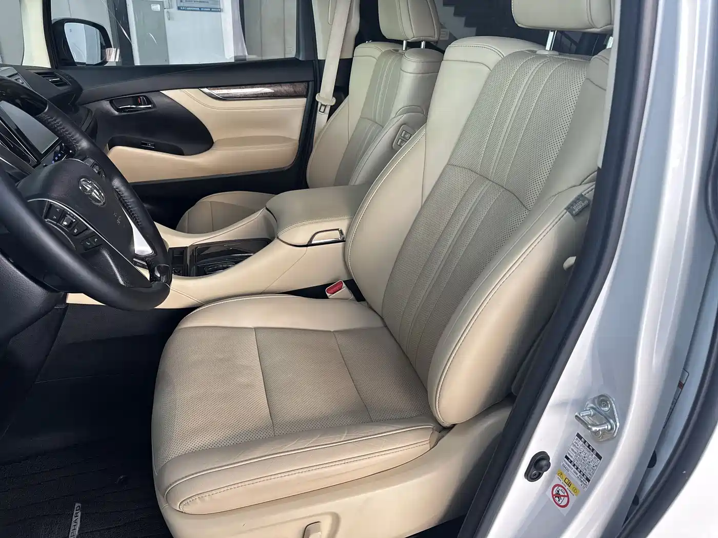 Toyota Alphard 2018 Facelift 3.5L Premium Edition фото 15