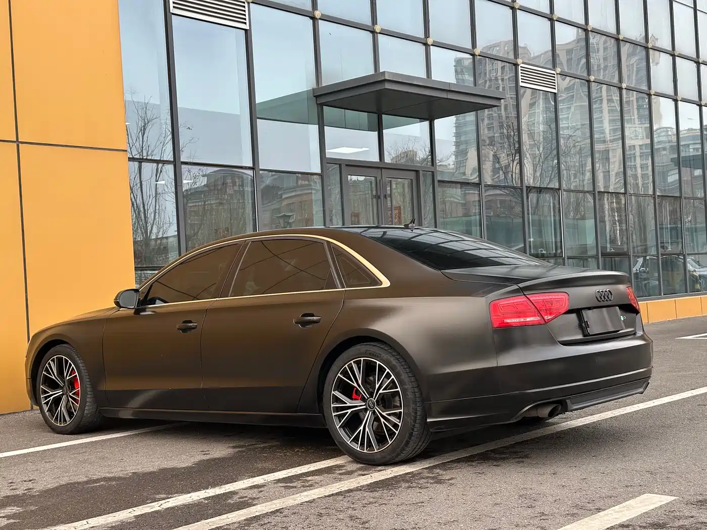 Audi A8 2011 A8L 3.0 TFSI quattro Luxury (213kW) фото 20
