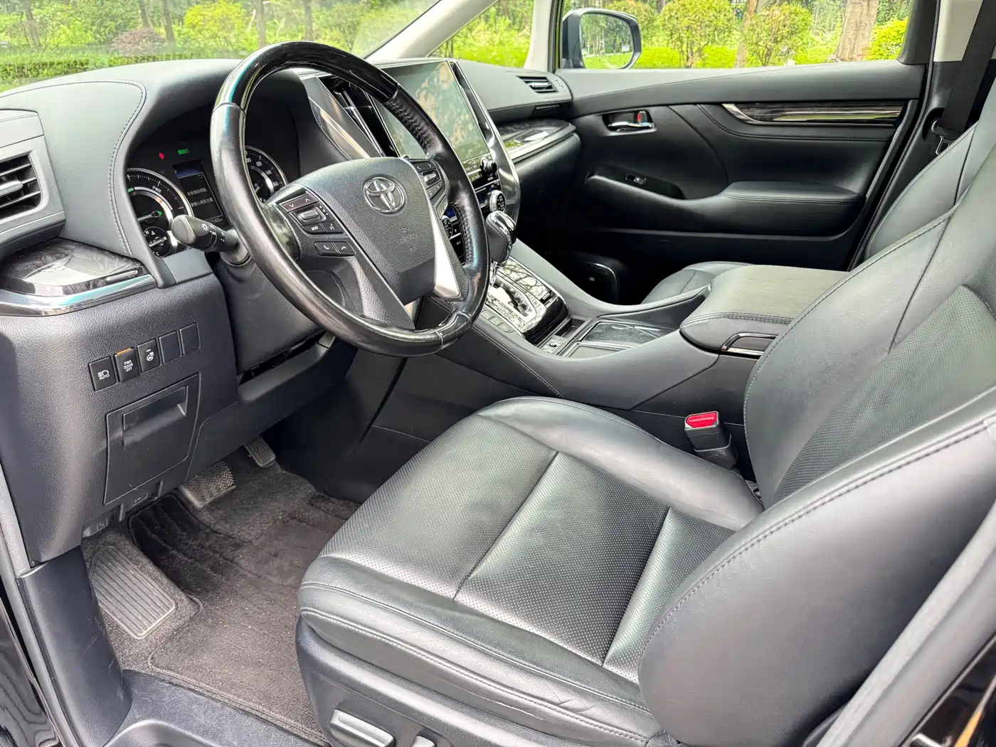 Toyota Vellfire 2021 2020 Twin Engine 2.5L HV Luxury Edition