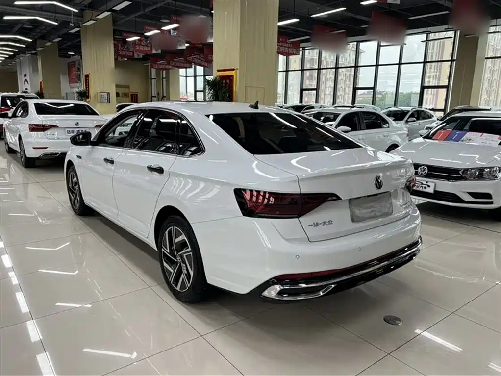 Volkswagen Sagitar 2024 300TSI DSG Surpass Edition фото 11