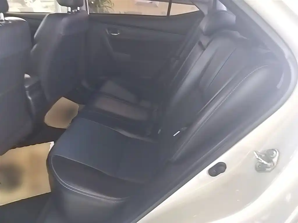Toyota Levin 2018 185T CVT Premium Edition China V фото 13