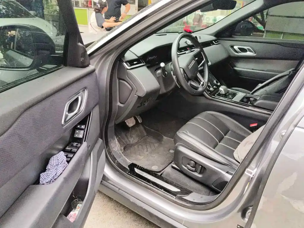 Фото 8 - Land Rover Range Rover Velar