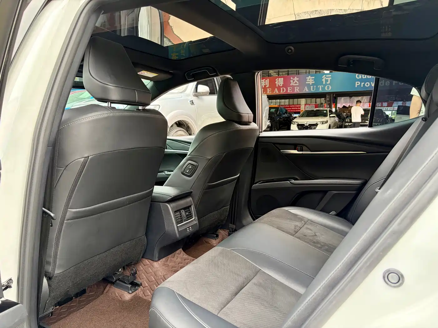 صورة 7 - Toyota Camry