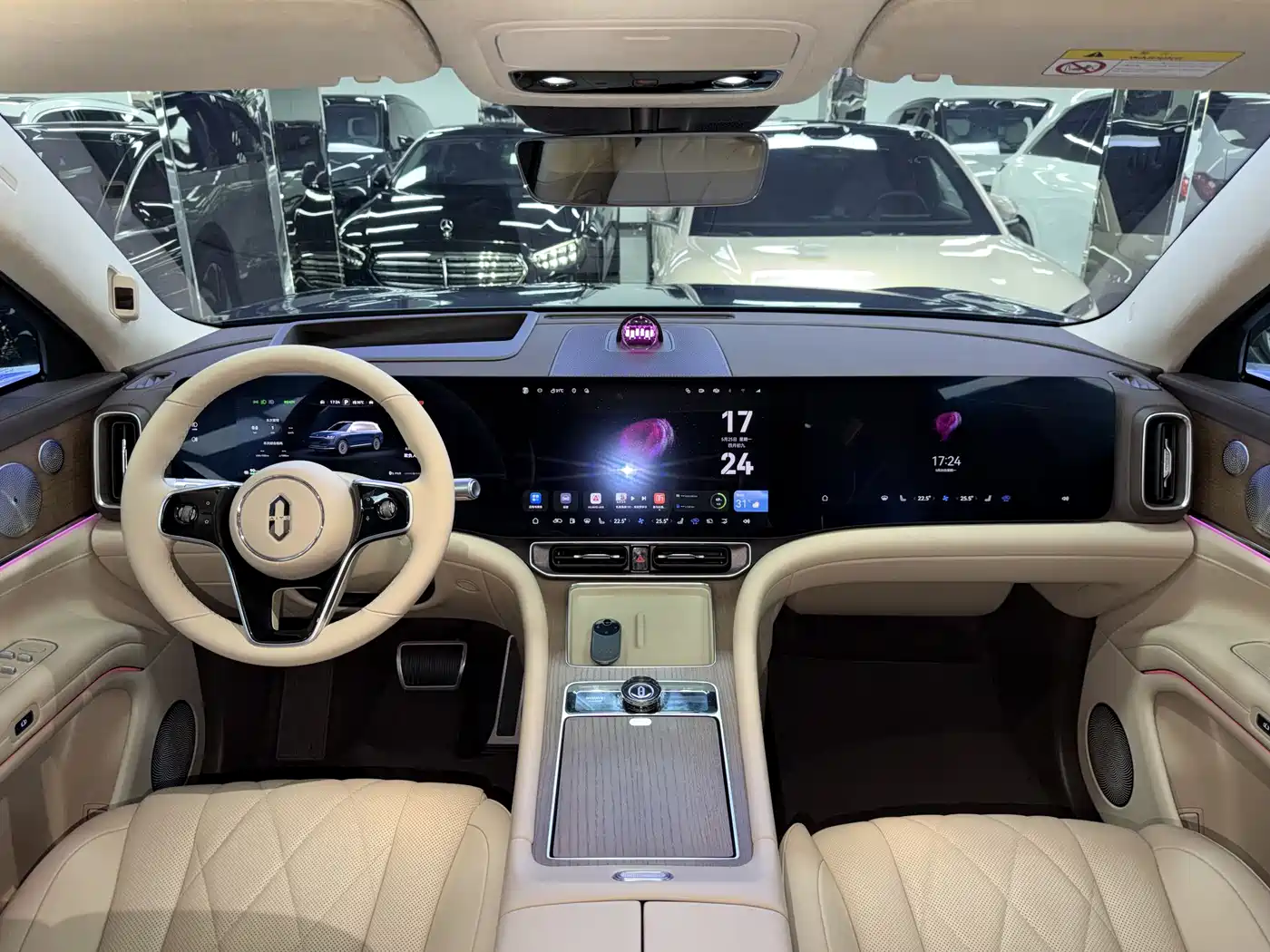 AITO Wenjie AITO M9 2024 Range Extender Max Edition 42kWh 6-seater фото 13