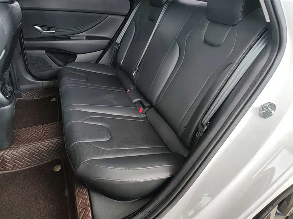 Hyundai Elantra 2023 1.5L CVT GLX Elite Edition фото 17