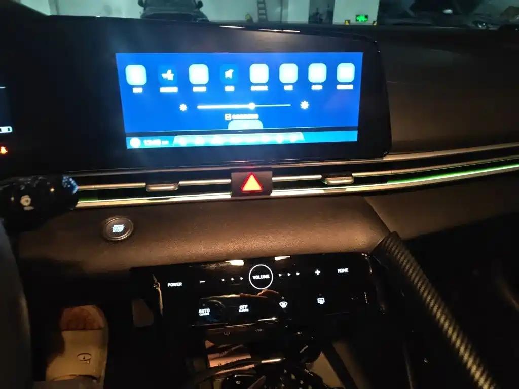 Фото 6 - Hyundai Elantra