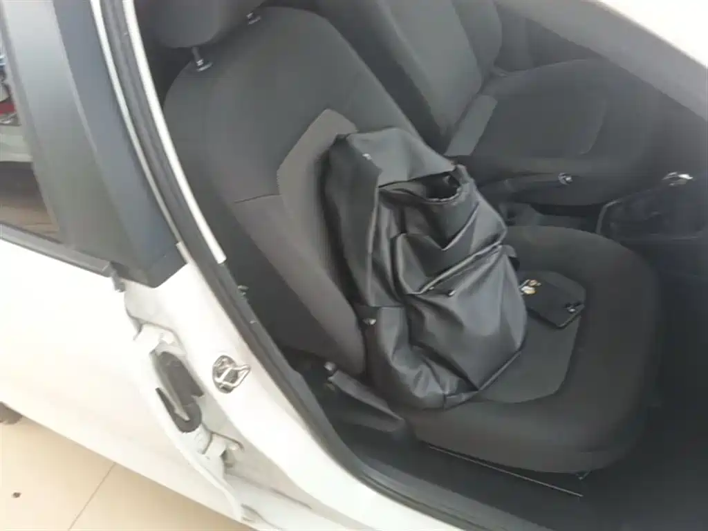 Volkswagen Jetta 2017 1.5L Automatic Fashion фото 25