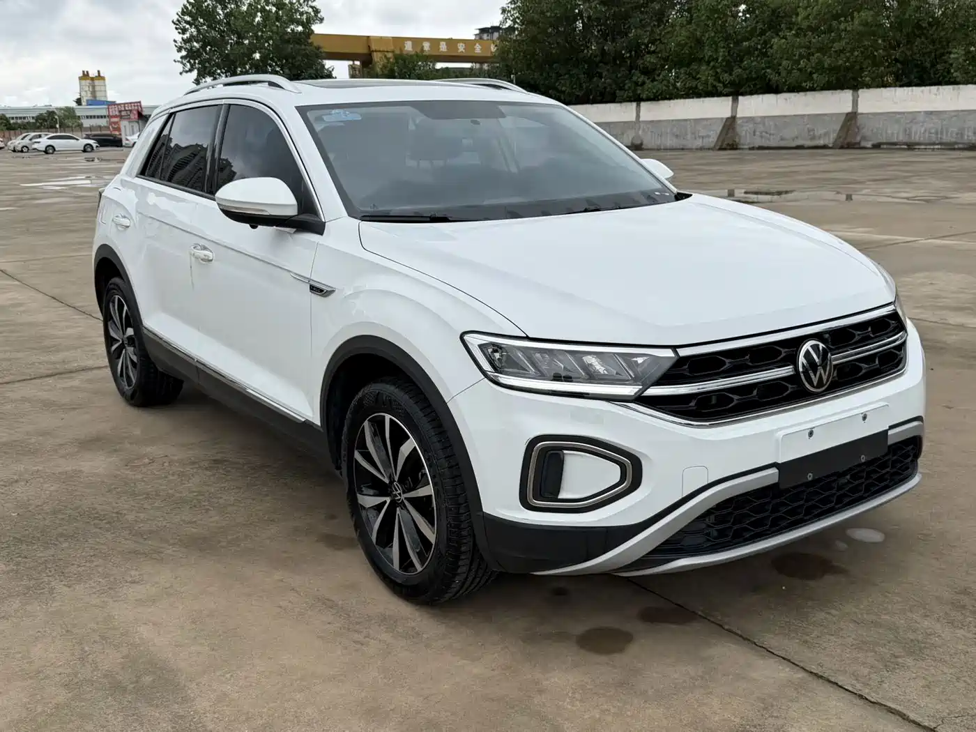 Фото 3 - Volkswagen T-ROC